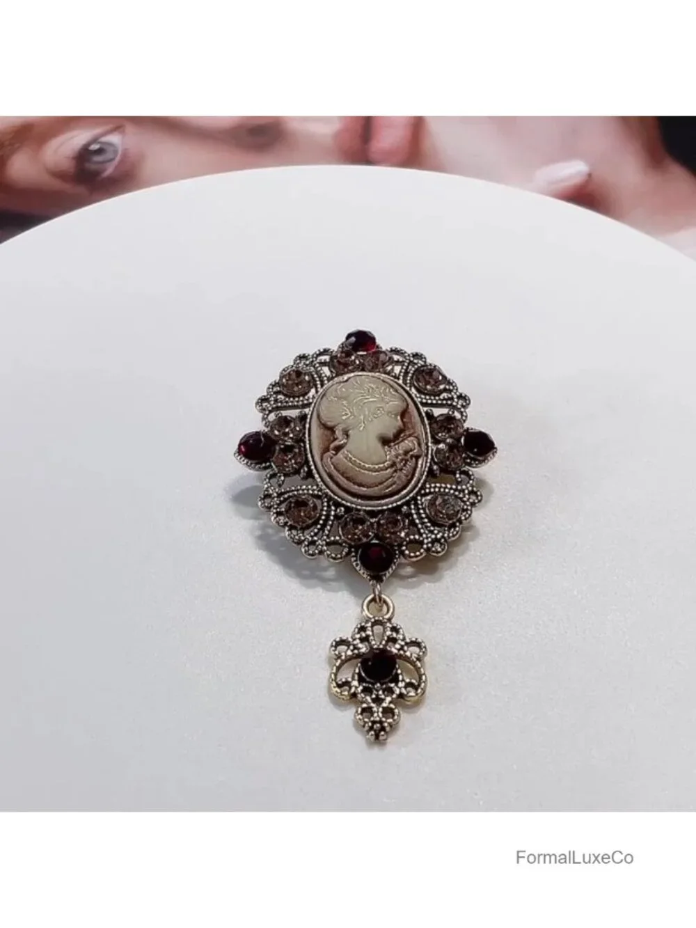 Vintage Cameo Brooch Pin Victorian Lady Portrait Lapel Pin for Dress Suit Hat